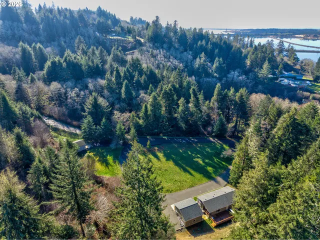 $550,000 | 66017 North Bay Road, North Bend, OR 97459