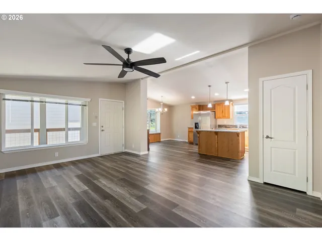 $550,000 | 66017 North Bay Road, North Bend, OR 97459