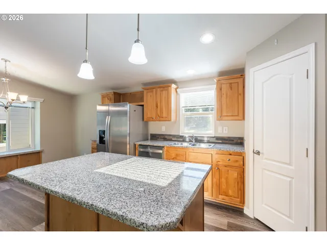 $550,000 | 66017 North Bay Road, North Bend, OR 97459