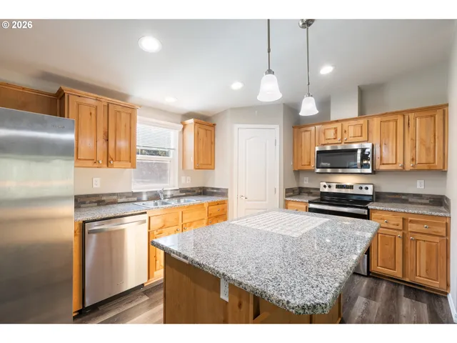 $550,000 | 66017 North Bay Road, North Bend, OR 97459