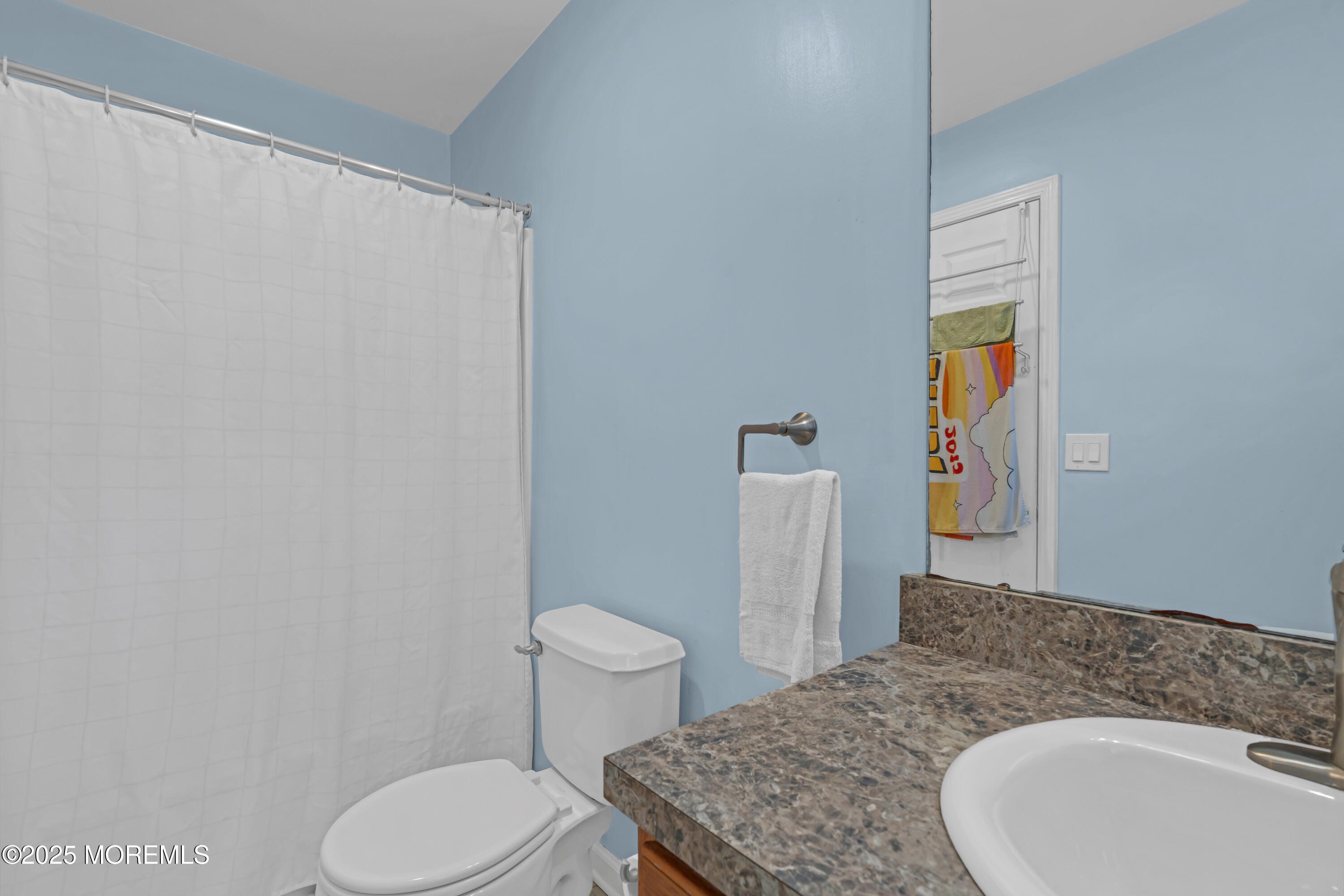 50 East Shenendoah Road Howell, NJ 07731 - Photo 3 of 22 035_dsc00024_661
