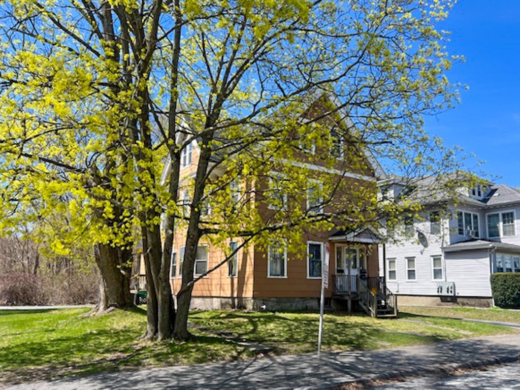 9 Holland Road Worcester, MA 01603 - Photo 1 of 24 Gallery Image 1