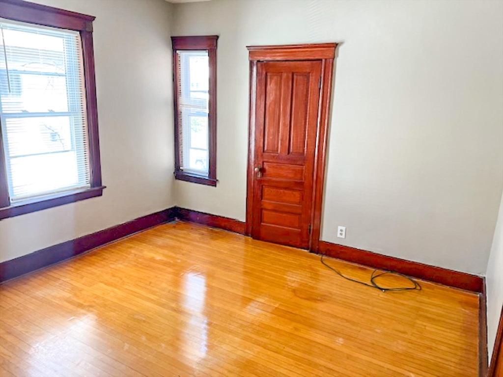 9 Holland Road Worcester, MA 01603 - Photo 10 of 24 Gallery Image 10