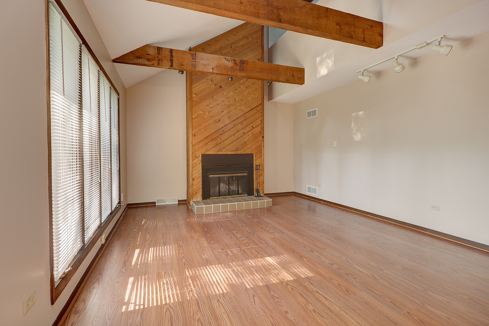 14801 South Penn Road Plainfield, IL 60544 - Photo 4 of 18 a view of a house with a staircase