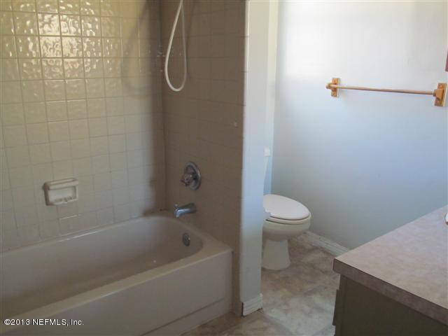 8327 Crosswind Road Jacksonville, FL 32244 - Photo 3 of 10 Master Bath