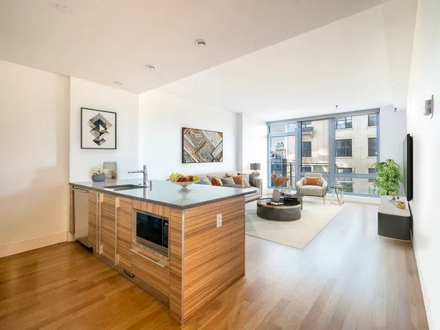 $995,000 | 117 West 123rd Street, Unit 5D | Harlem