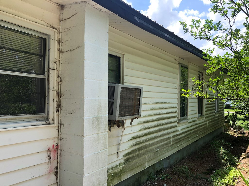 1631 Roanoke Road Newton Grove, NC 28366 - Photo 6 of 14 Gallery Image 6