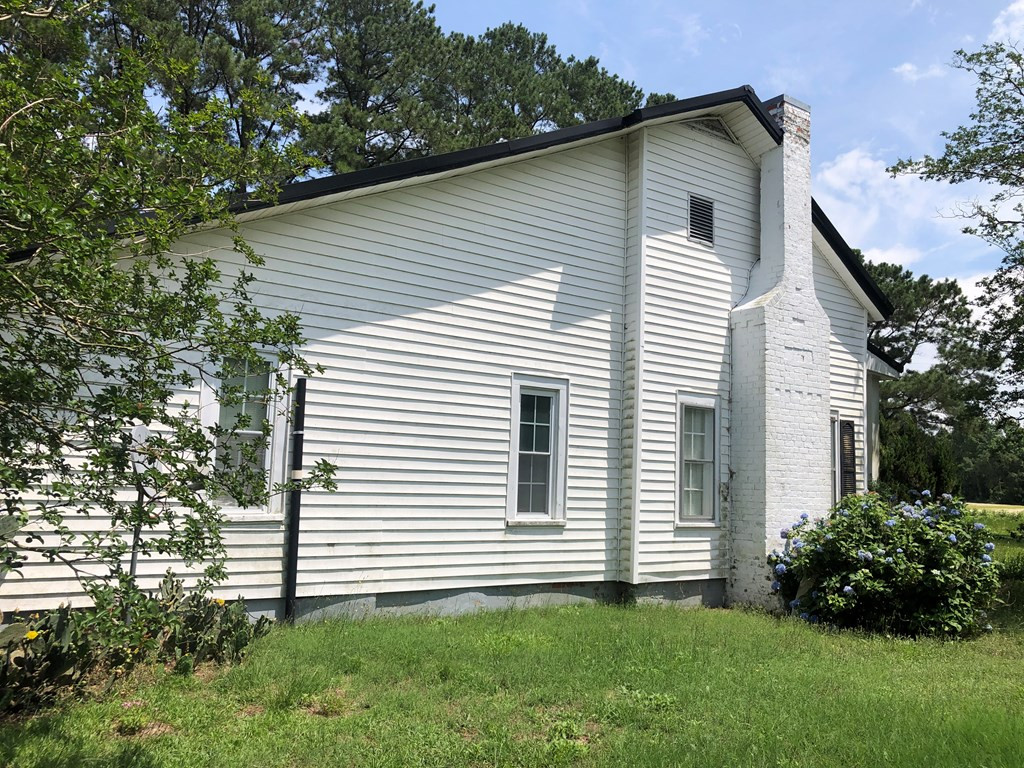1631 Roanoke Road Newton Grove, NC 28366 - Photo 7 of 14 Gallery Image 7