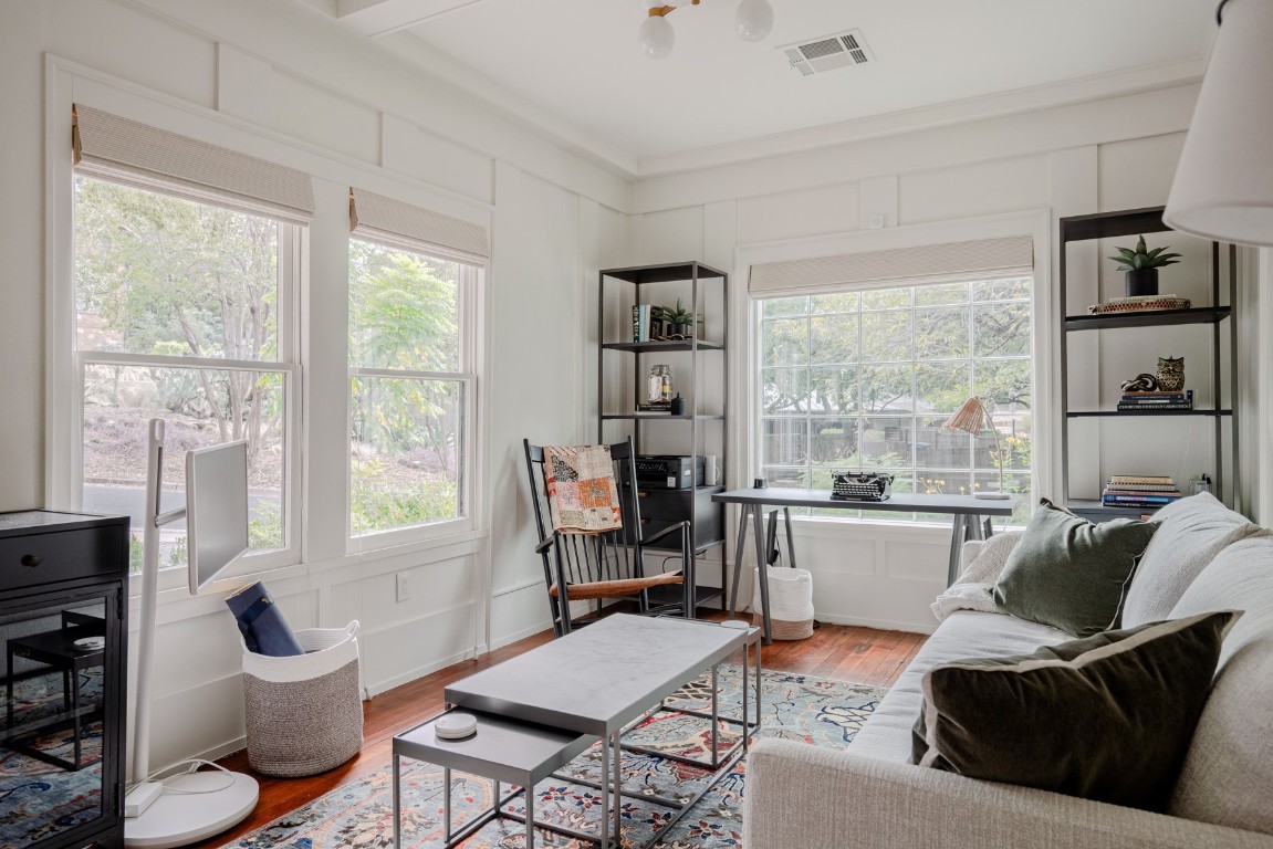 904 Avondale Road Austin, TX 78704 - Photo 5 of 16 a living room with furniture and a window