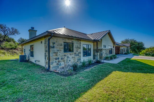 $399,900 | 127 Uplift, Horseshoe Bay, TX 78657