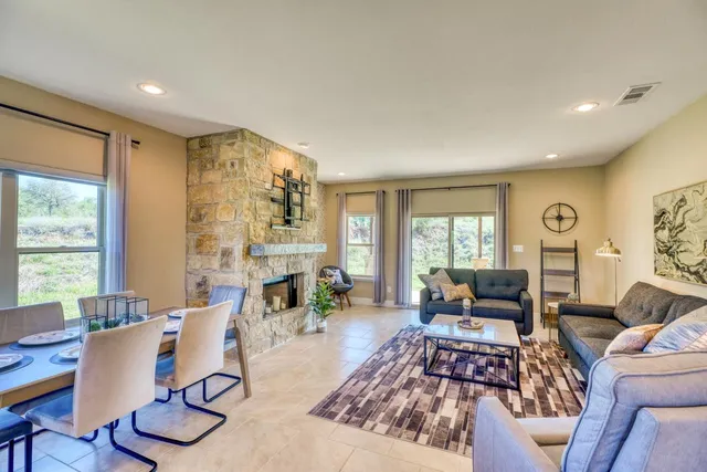 $399,900 | 127 Uplift, Horseshoe Bay, TX 78657