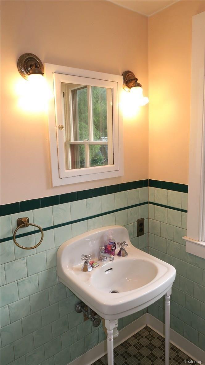 27725 Cherry Hill Road Inkster, MI 48141 - Photo 36 of 44 IMG_3478.JPG