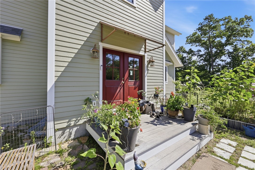 224 Greenhouse Road Coventry, RI 02827 - Photo 5 of 50