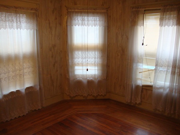 20 Rochelle Street Springfield, MA 01109 - Photo 10 of 18 Gallery Image 10