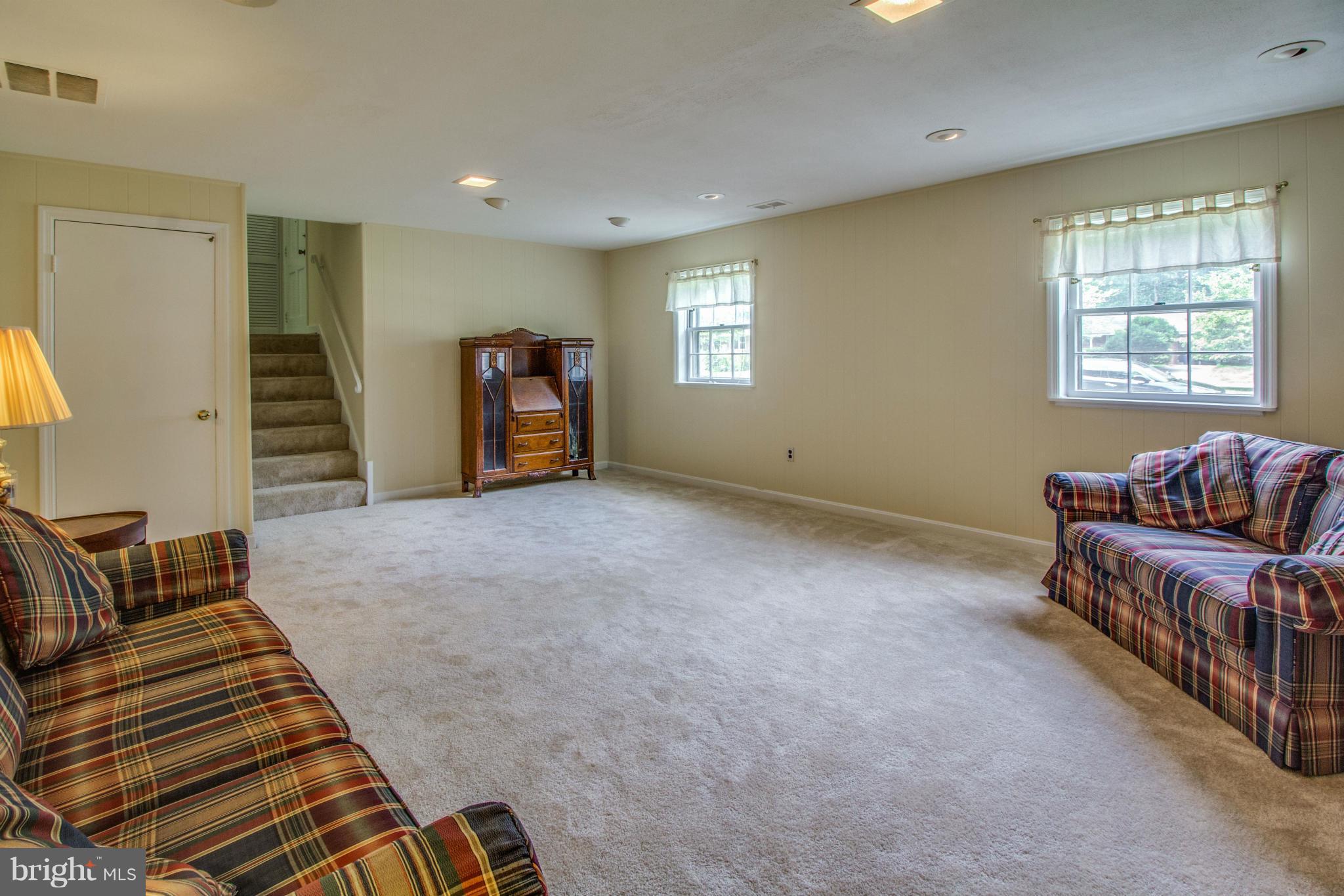 9 Briggs Court Silver Spring, MD 20906 - Photo 18 of 28 Family Room