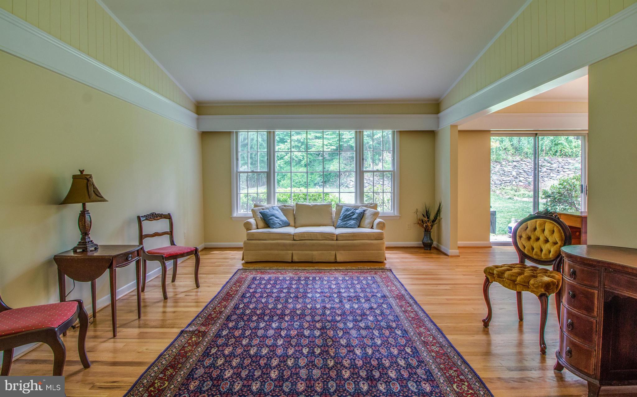 9 Briggs Court Silver Spring, MD 20906 - Photo 3 of 28 Living Room