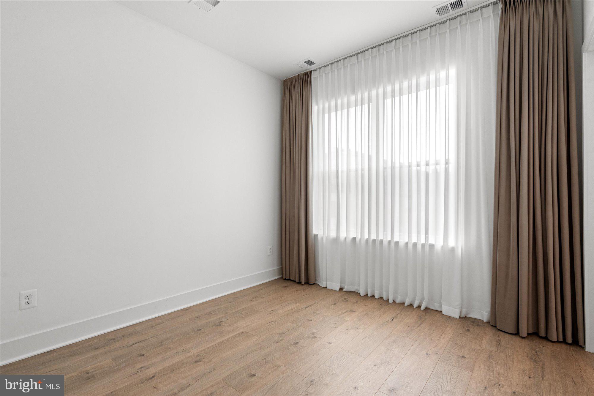 2013 Tysons Ridgeline Road Falls Church, VA 22043 - Photo 17 of 30 2nd bedroom