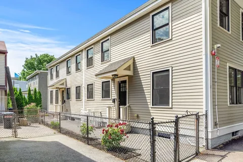 $830,000 | 11 8th Street, Unit 1, Cambridge, MA 02141