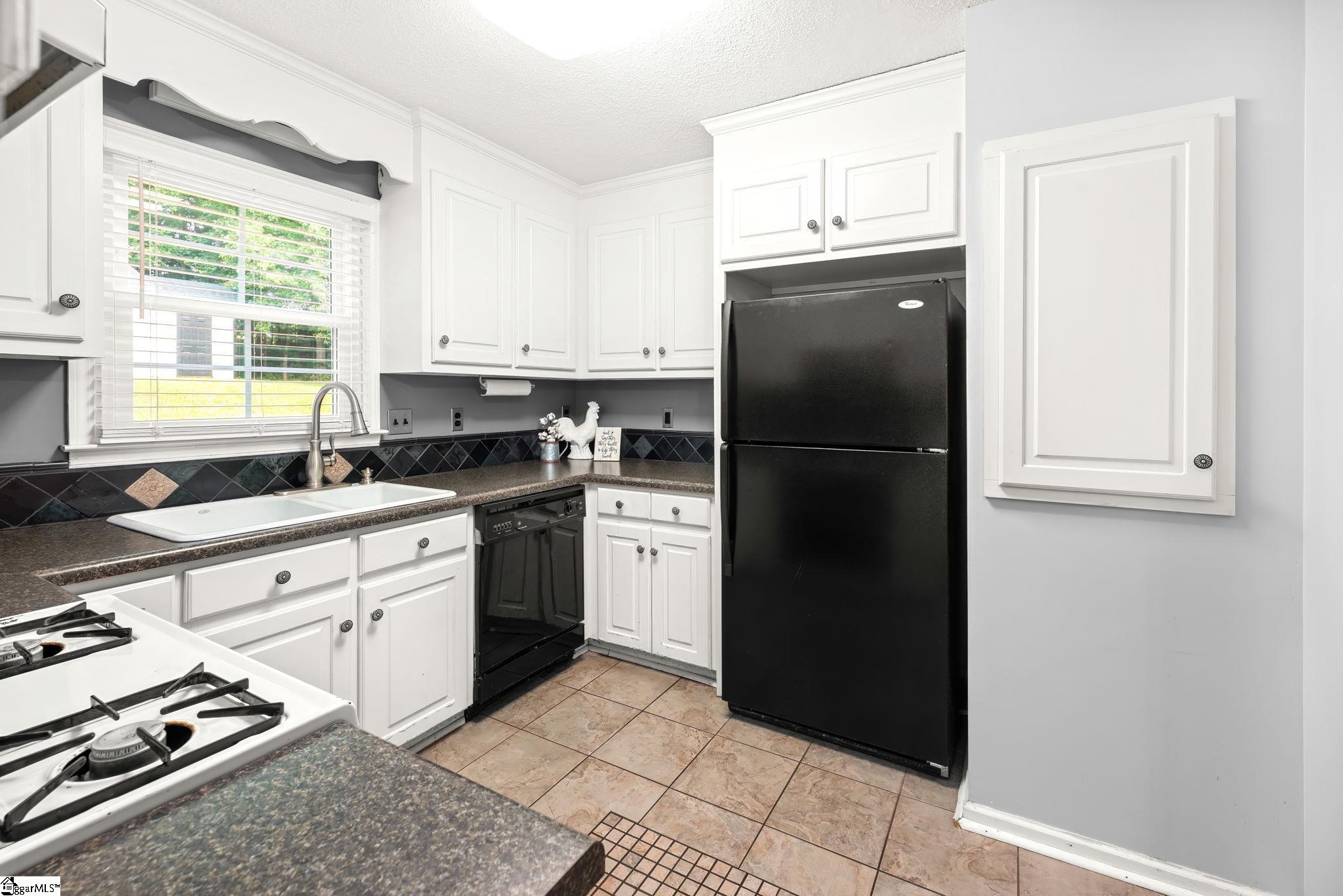 145 Hillside Circle Easley, SC 29640 - Photo 9 of 33