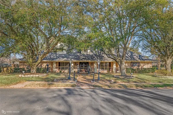 $499,999 | 106 Fairmont Drive, Bossier City, LA 71111