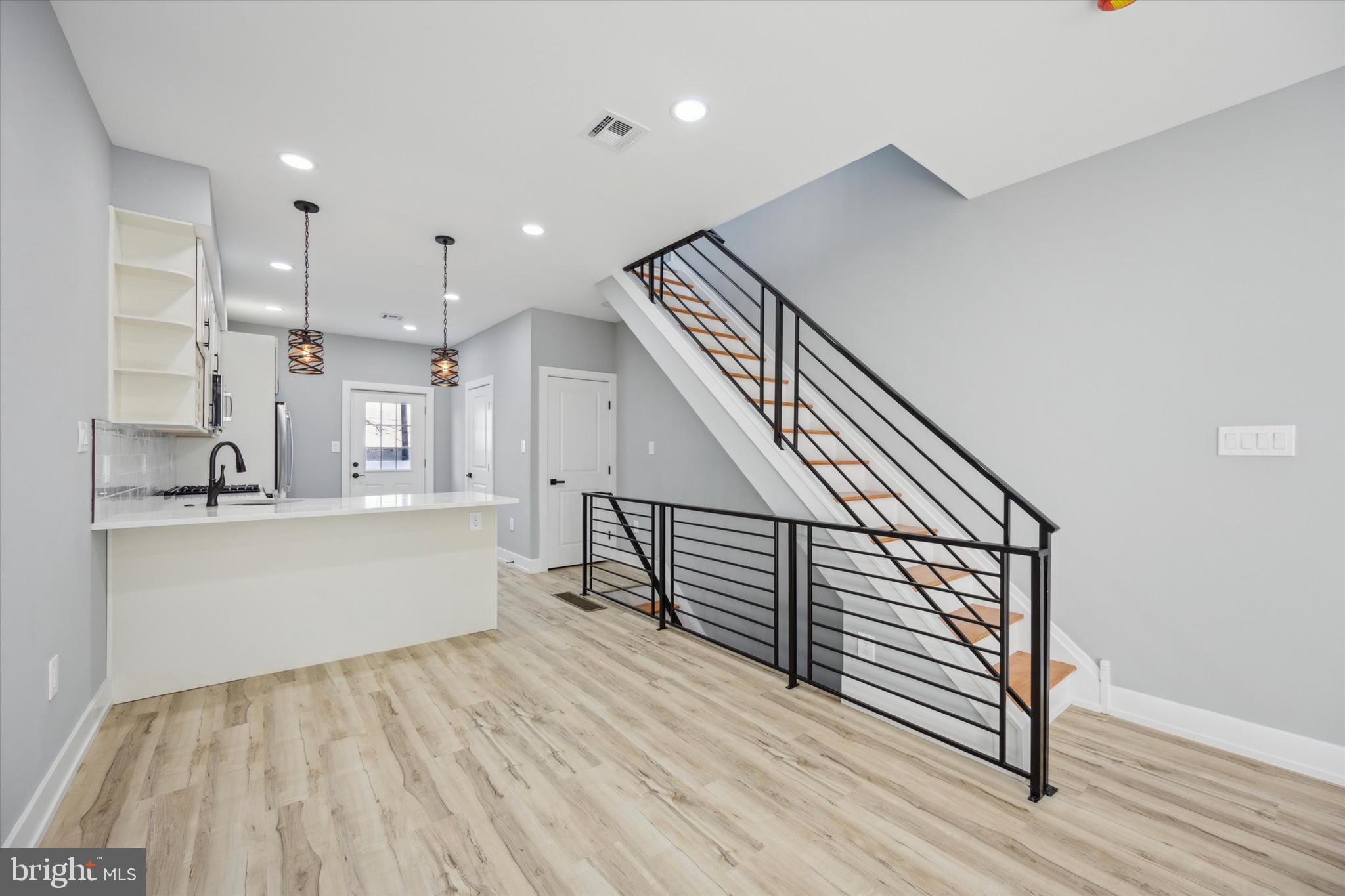 451 Fitzgerald Street Philadelphia, PA 19148 - Photo 6 of 25 Dining Room Area