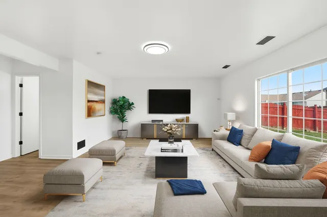 $385,000 | 1310 Gilray Drive, Joliet, IL 60431