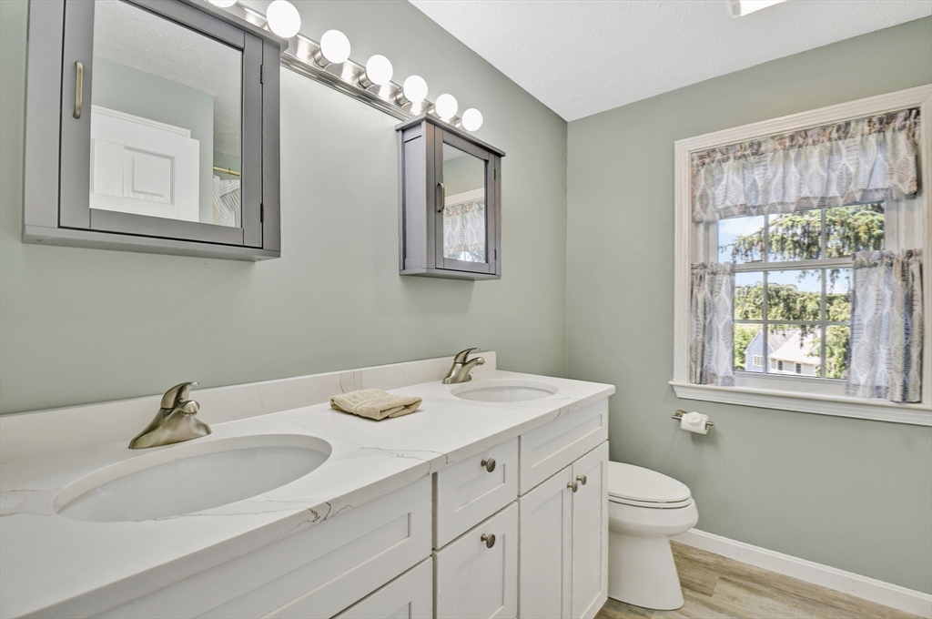 51 Fox Meadow Road, Unit H Leominster, MA 01453 - Photo 13 of 34