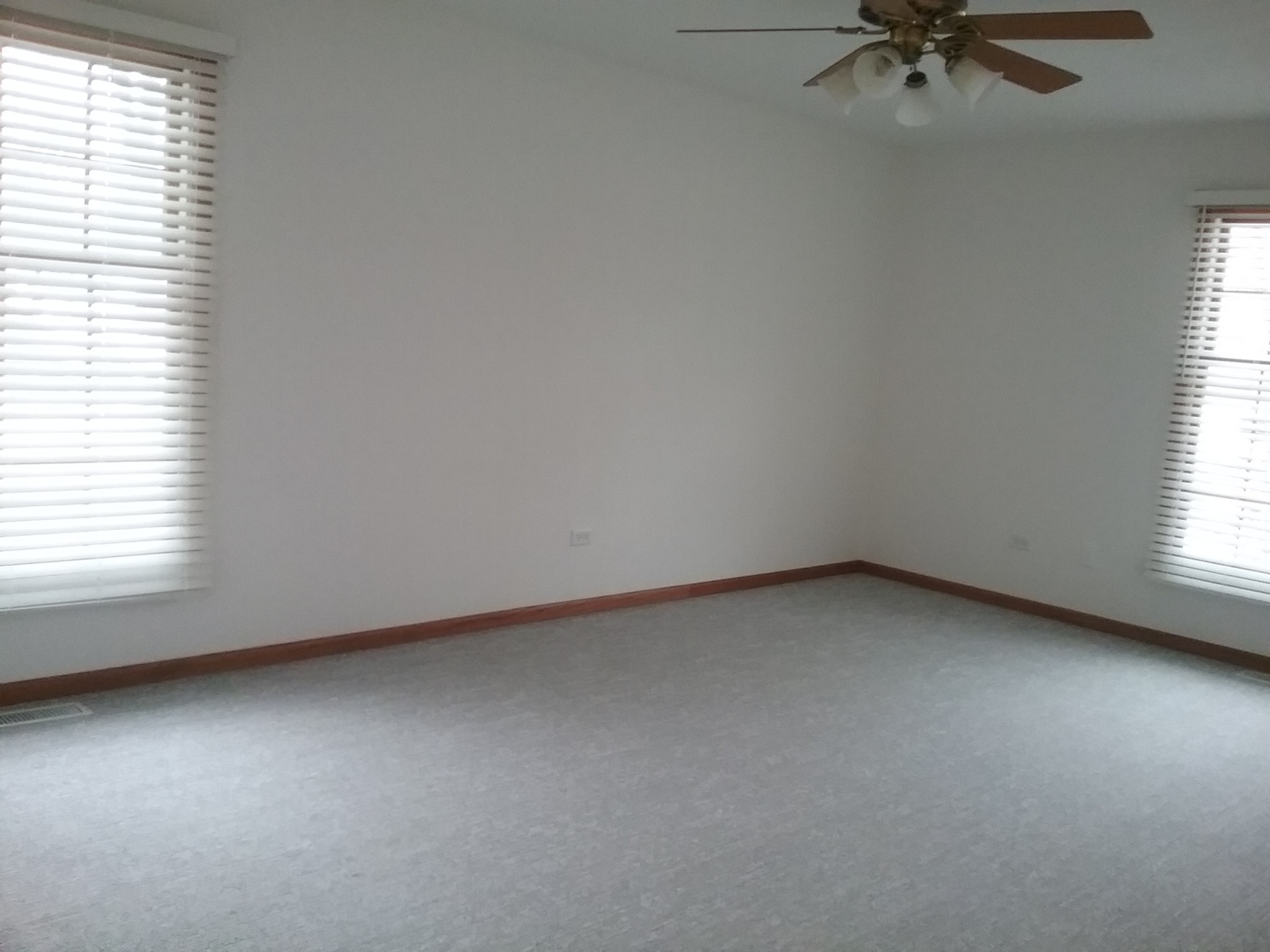 2208 Root Street Crest Hill, IL 60403 - Photo 4 of 21 an empty room with a window
