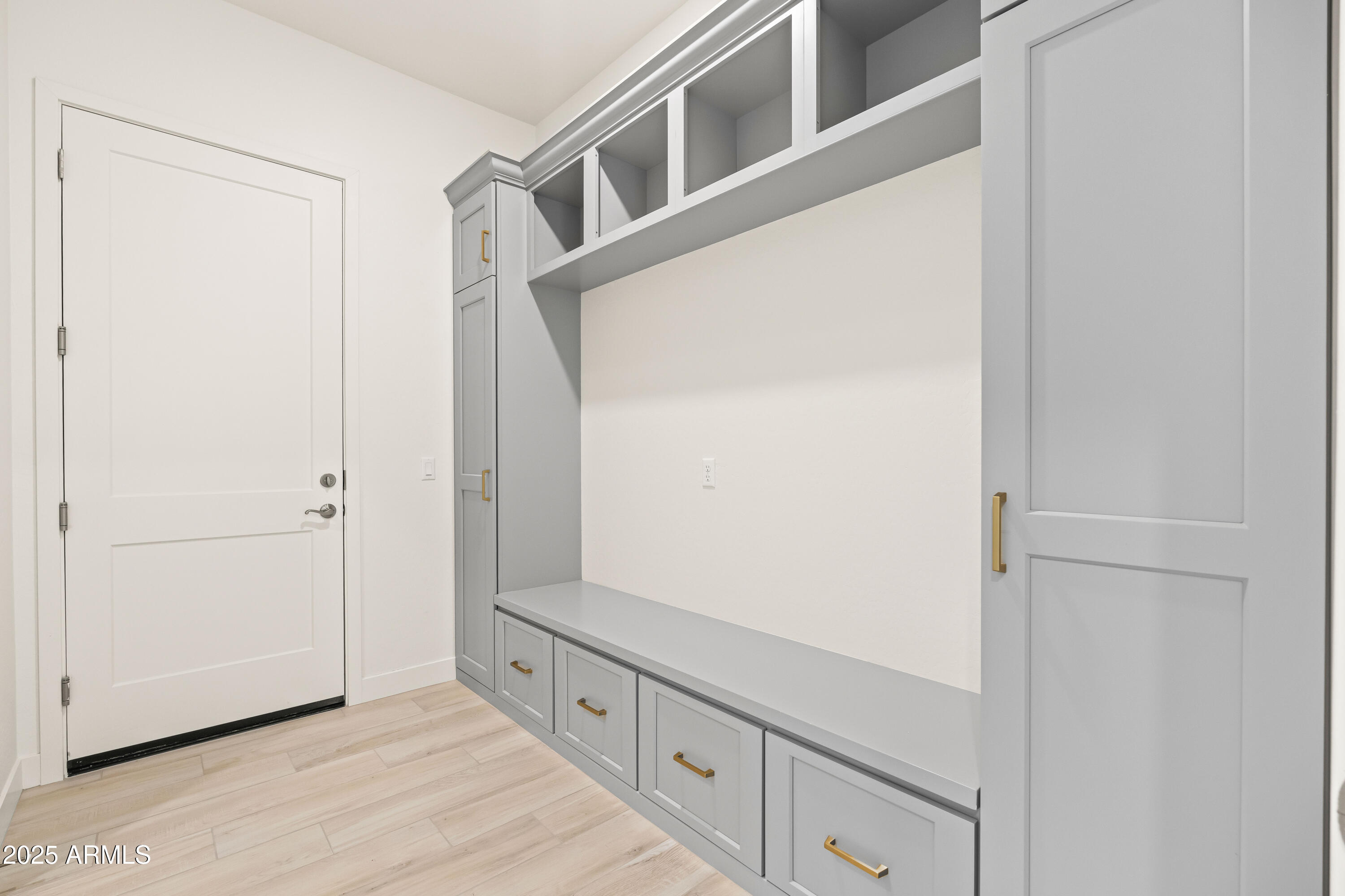 3 North Brenner Pass Road, Unit E3 Queen Creek, AZ 85144 - Photo 38 of 88 4a mud room