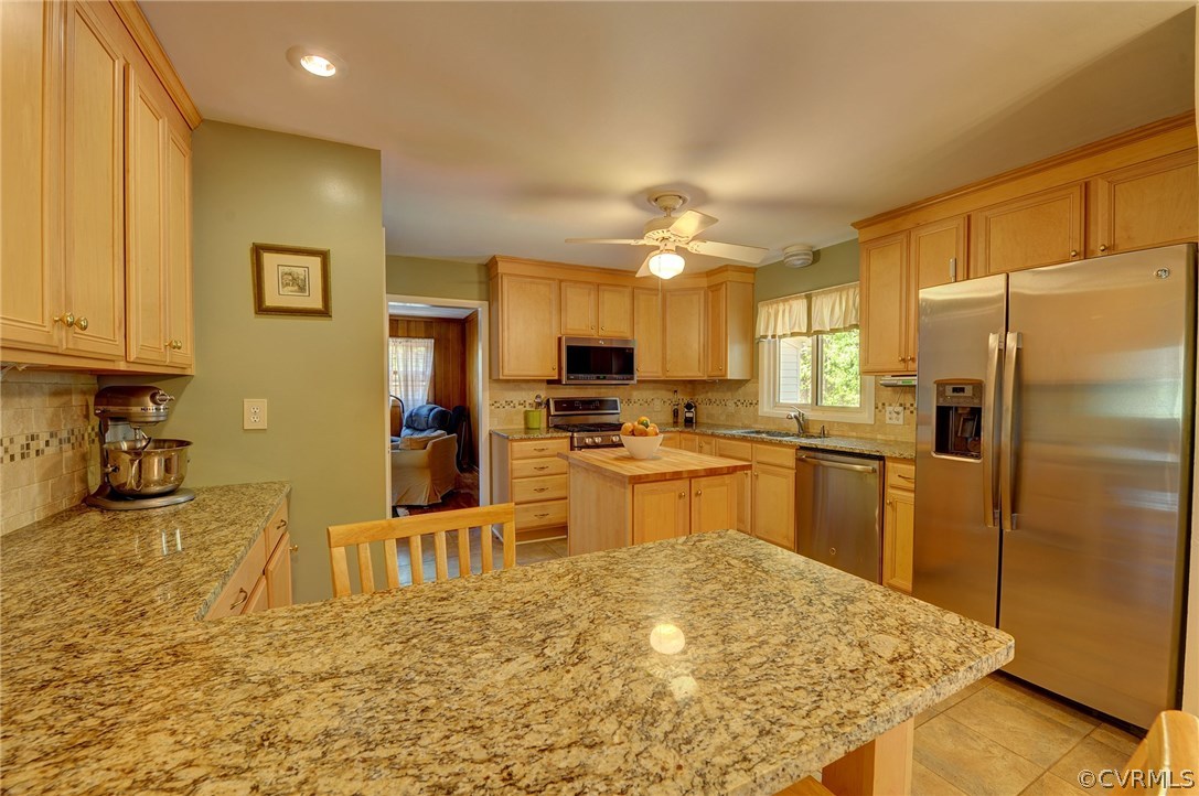6824 Shawnee Road Richmond, VA 23225 - Photo 8 of 27 Gallery Image 8