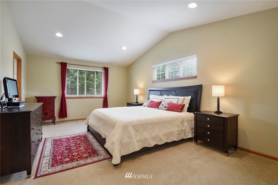 4237 Northeast 5th Court Renton, WA 98059 - Photo 14 of 24