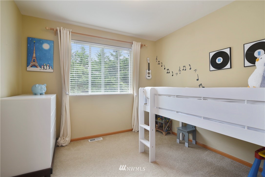 4237 Northeast 5th Court Renton, WA 98059 - Photo 17 of 24