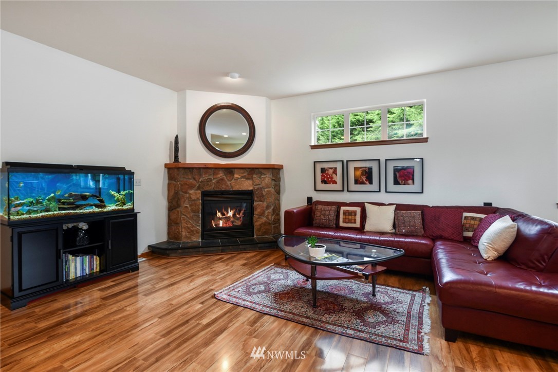 4237 Northeast 5th Court Renton, WA 98059 - Photo 6 of 24