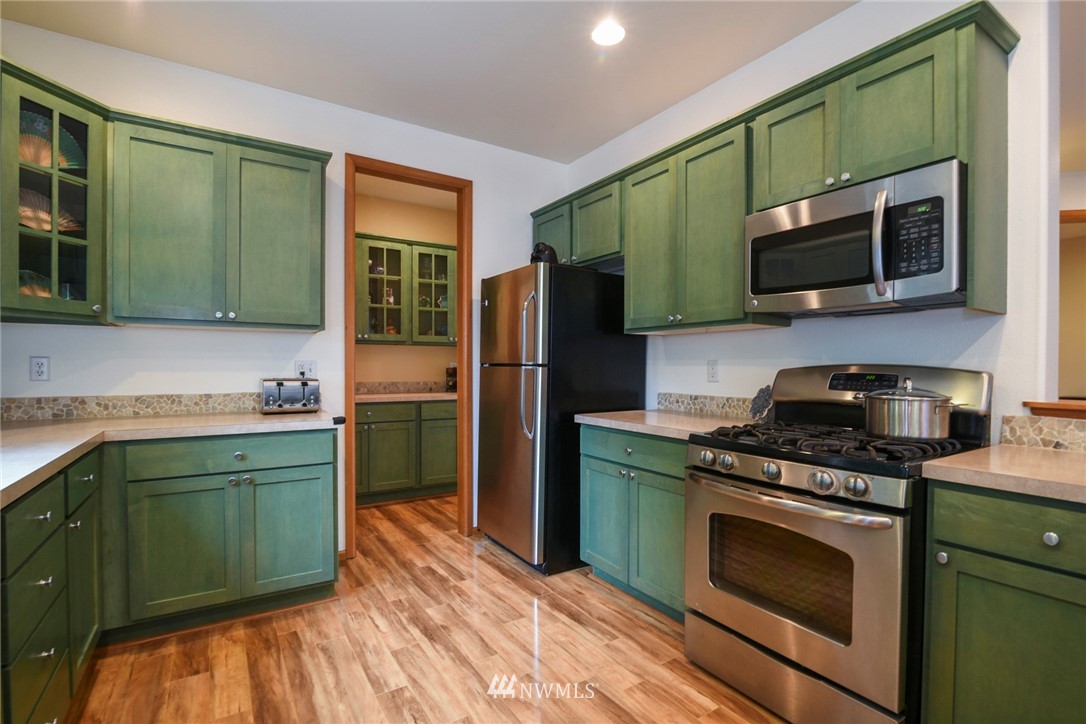 4237 Northeast 5th Court Renton, WA 98059 - Photo 7 of 24