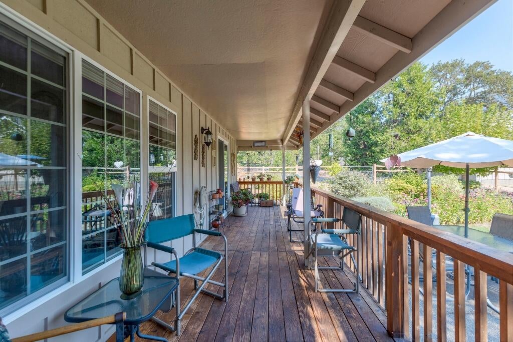 745 Eric Loop Grants Pass, OR 97526 - Photo 31 of 46 k1_back-deck_745-Eric-Loop