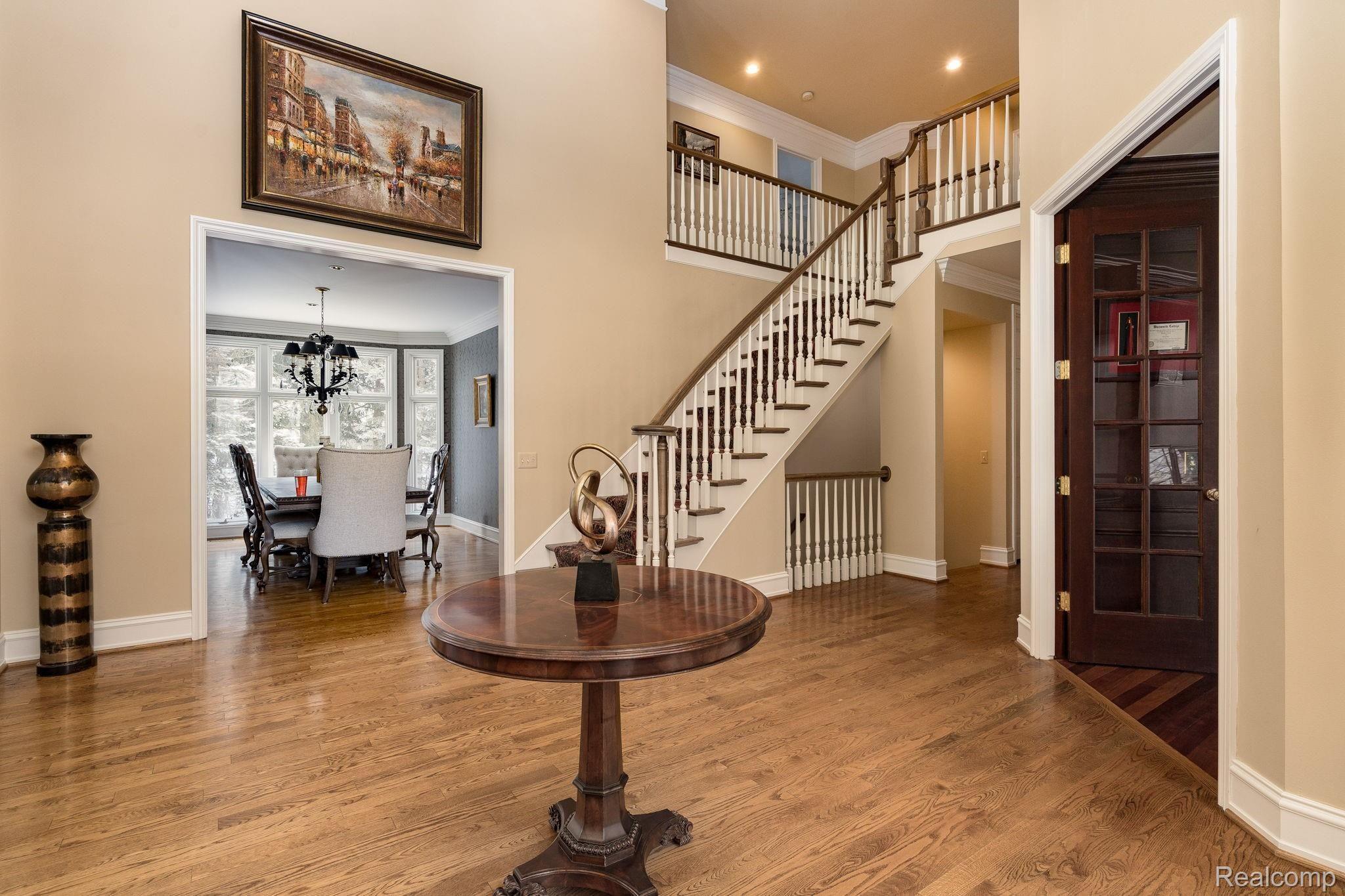3960 Oak Pointe Court Rochester, MI 48306 - Photo 5 of 55 9-web-or-mls-3960-Oak-Pointe-Ct-9.jpg