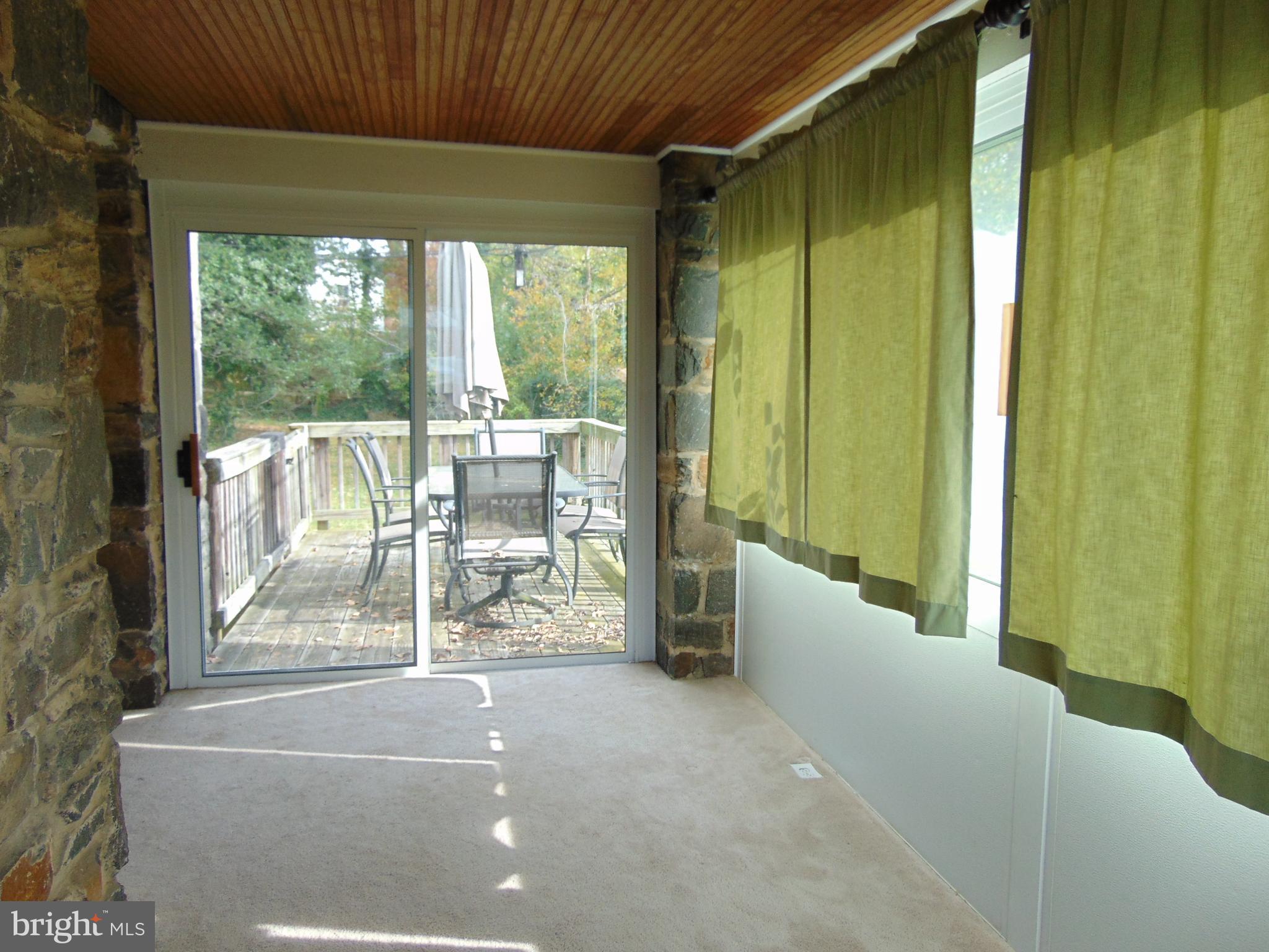 715 Dorchester Road Baltimore, MD 21229 - Photo 12 of 44 Enclosed Porch