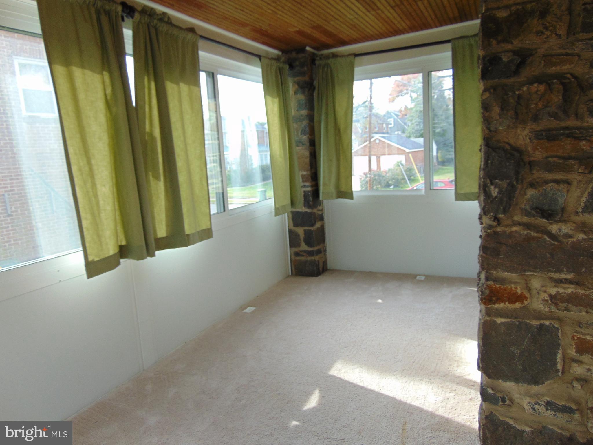 715 Dorchester Road Baltimore, MD 21229 - Photo 13 of 44