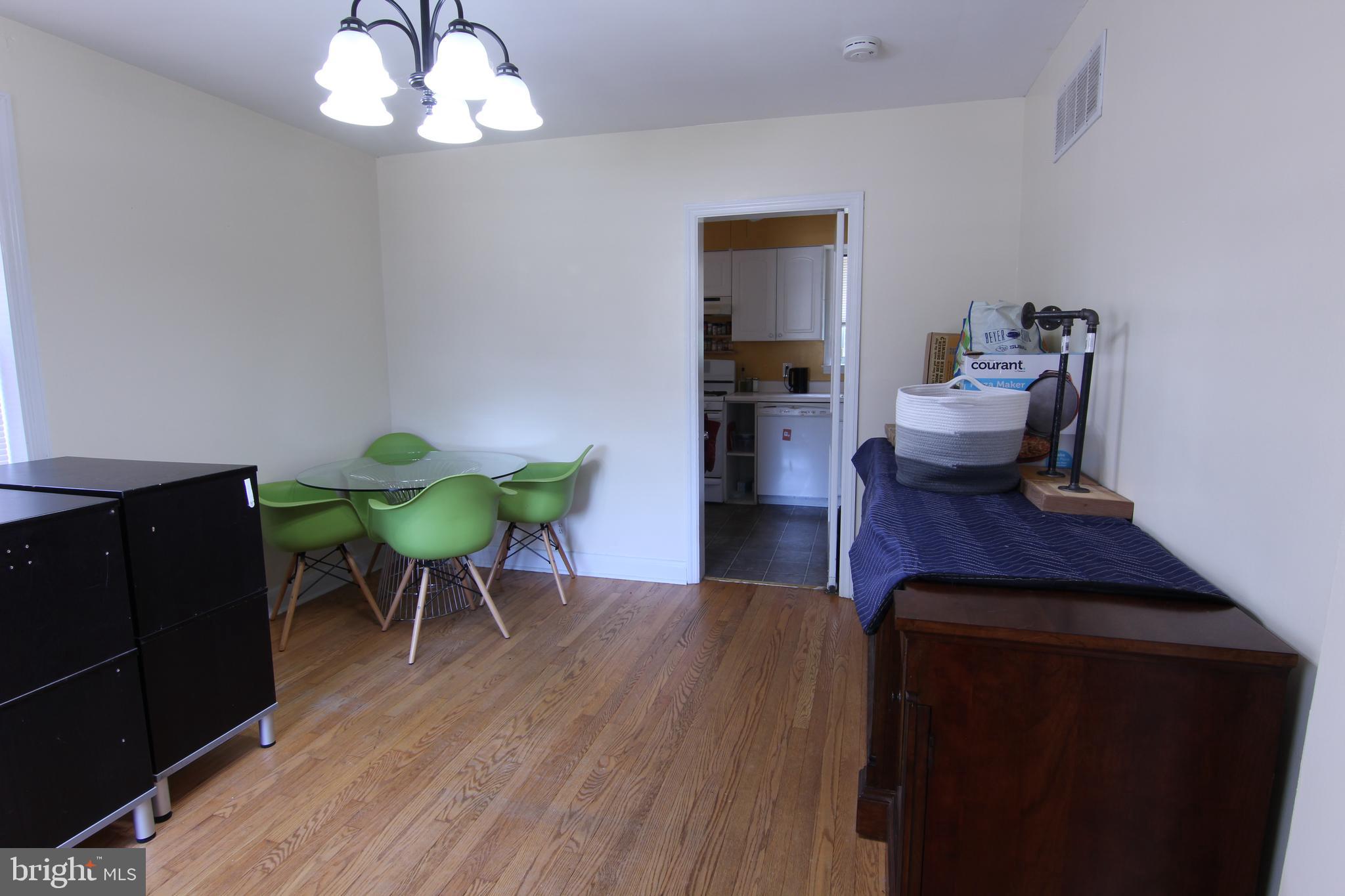 715 Dorchester Road Baltimore, MD 21229 - Photo 33 of 44