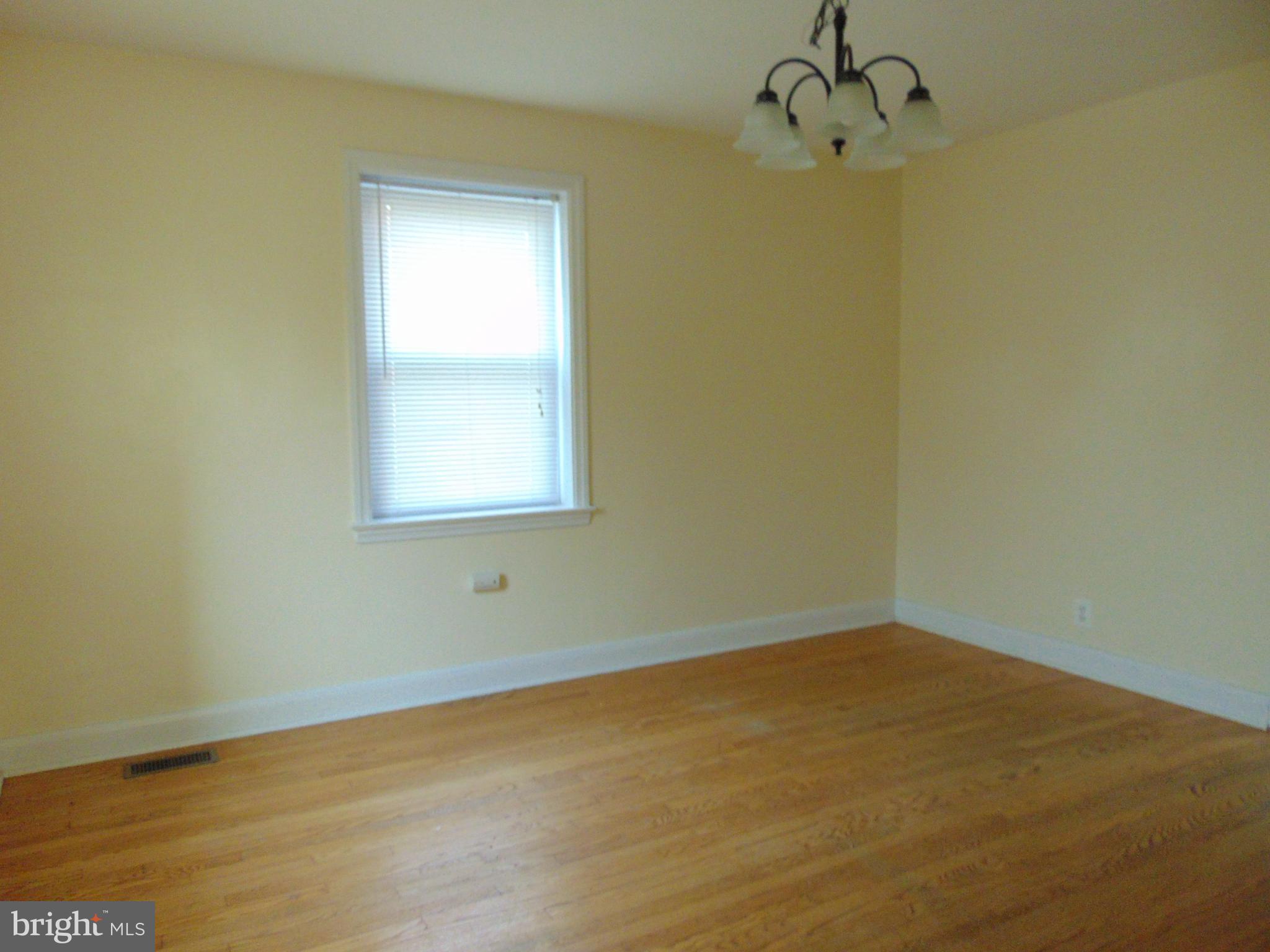715 Dorchester Road Baltimore, MD 21229 - Photo 35 of 44