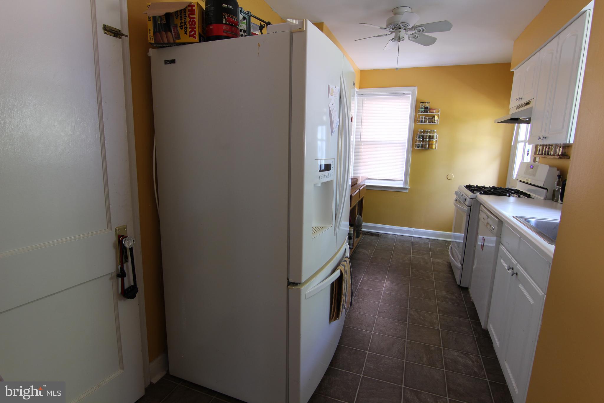 715 Dorchester Road Baltimore, MD 21229 - Photo 10 of 44