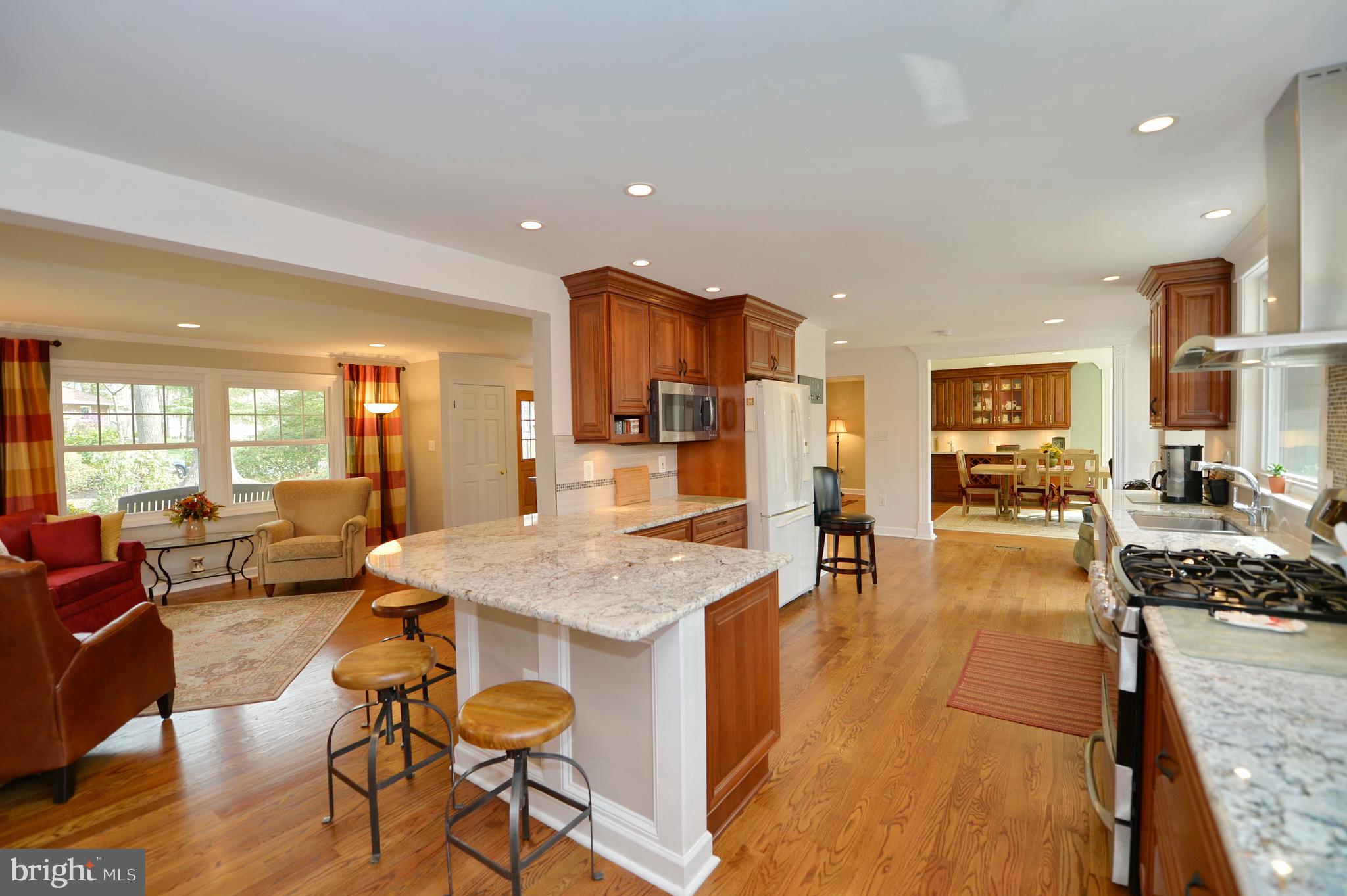 11403 Running Cedar Road Reston, VA 20191 - Photo 20 of 58 Kitchen is open to the family room