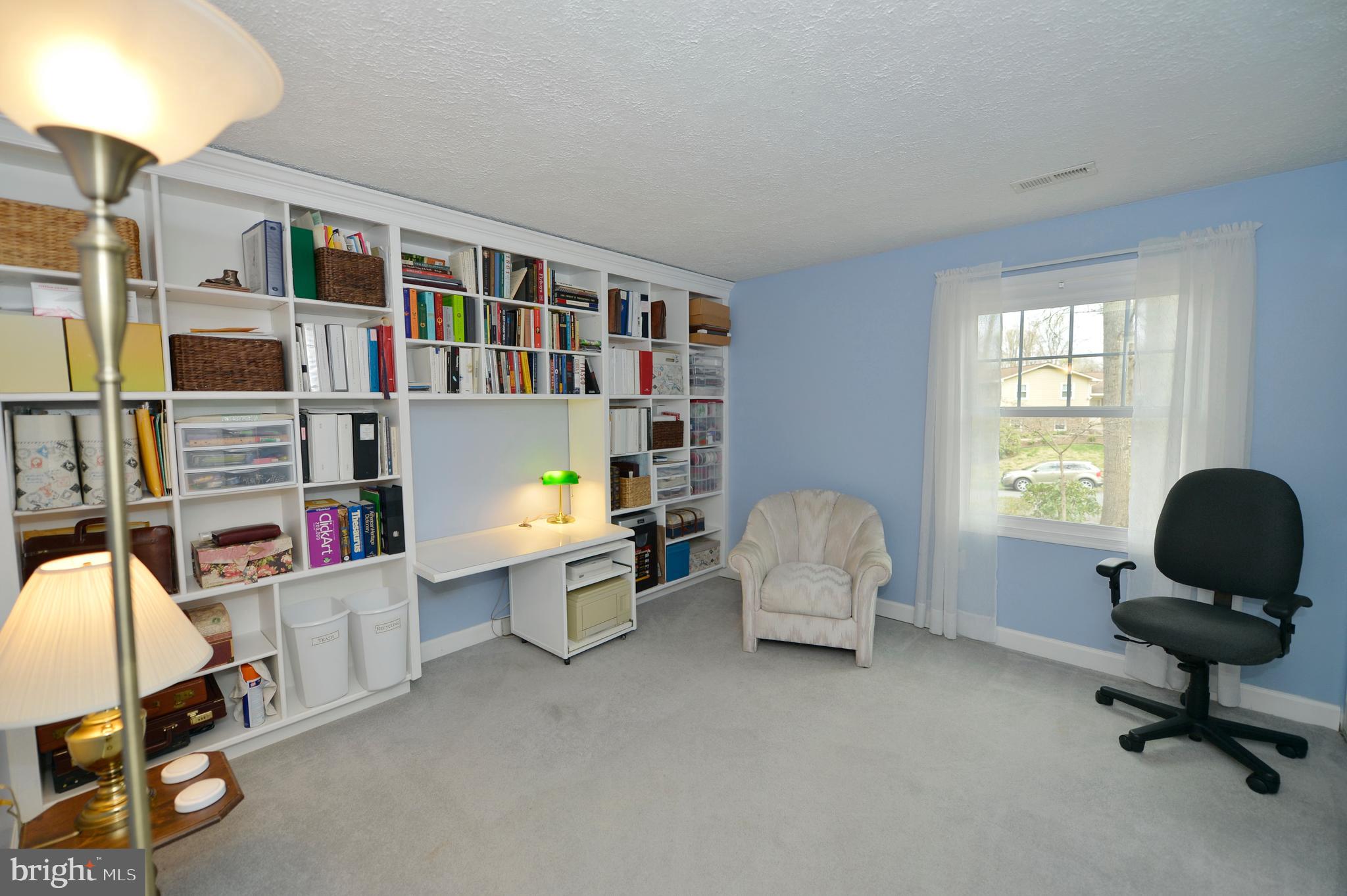 11403 Running Cedar Road Reston, VA 20191 - Photo 31 of 58 Second bedroom , office, library.