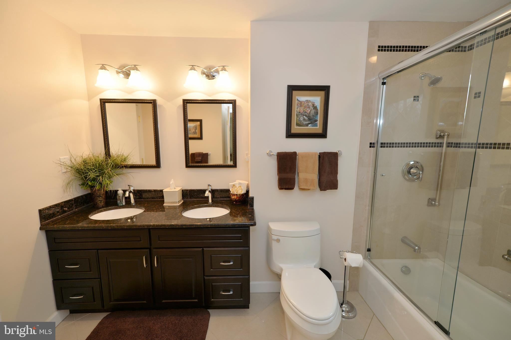 11403 Running Cedar Road Reston, VA 20191 - Photo 35 of 58 Hall bath view two.
