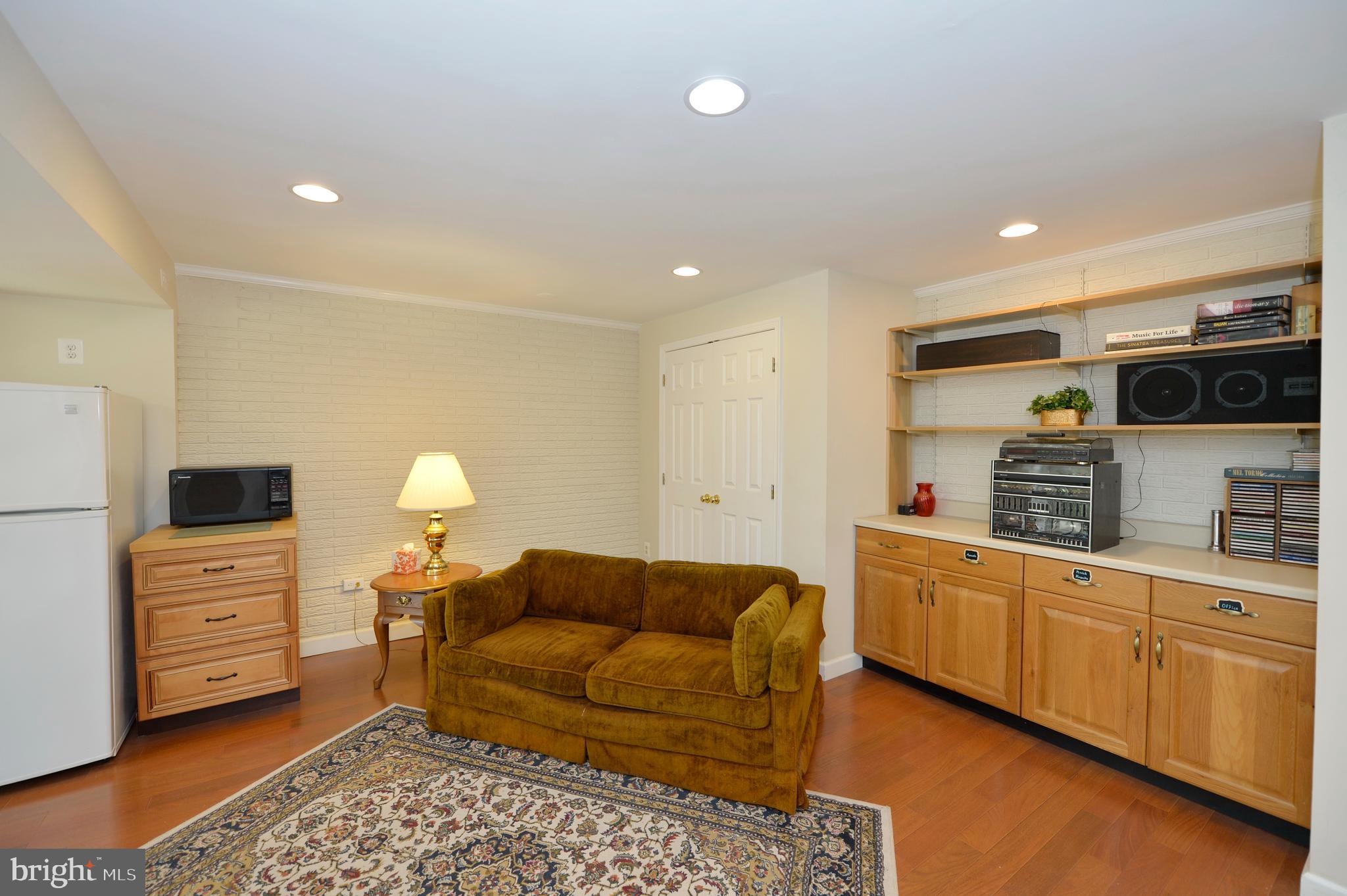 11403 Running Cedar Road Reston, VA 20191 - Photo 39 of 58 Rec-room/au-pair/in-law suite view two.