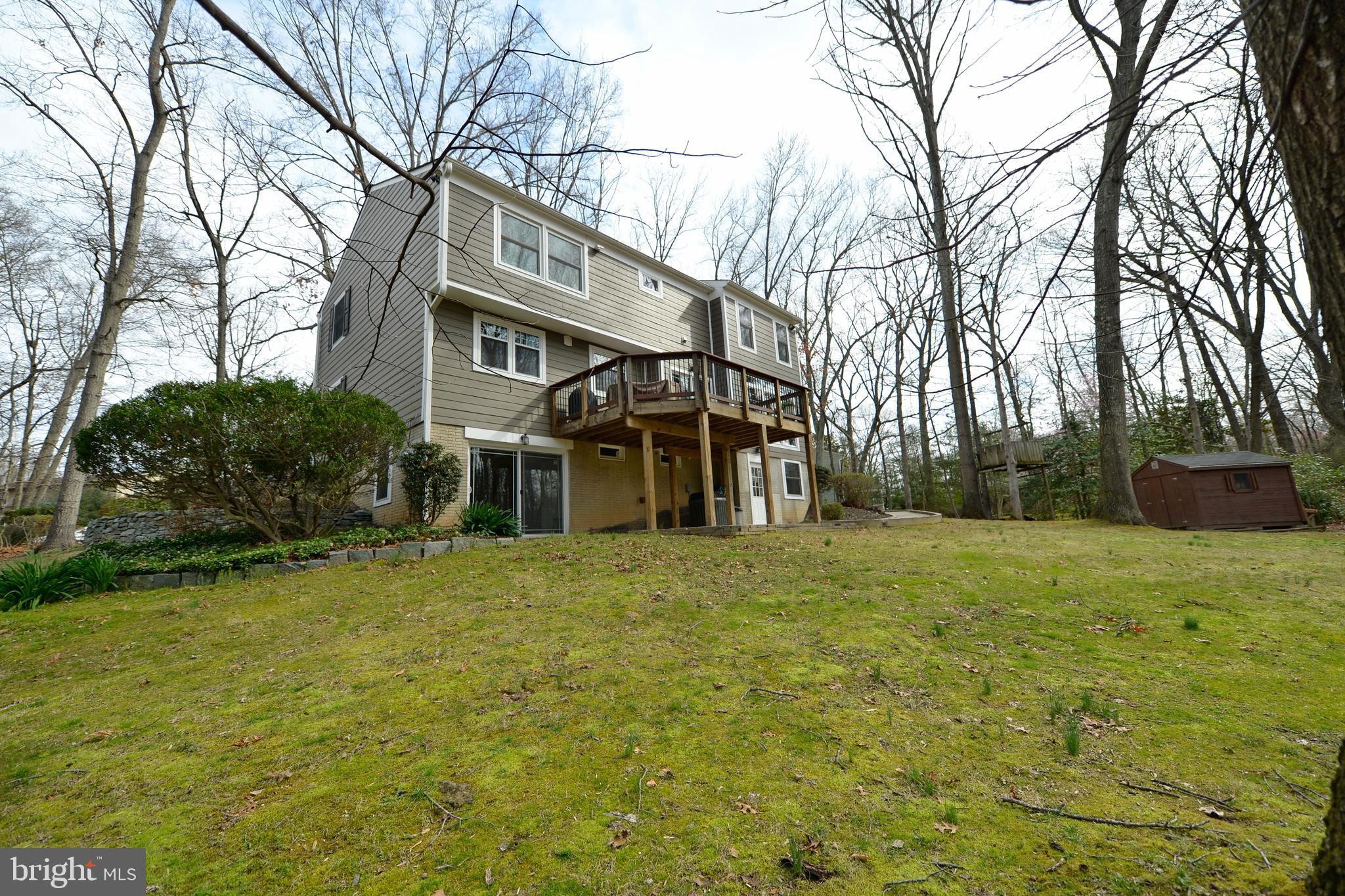 11403 Running Cedar Road Reston, VA 20191 - Photo 46 of 58 Back elevation