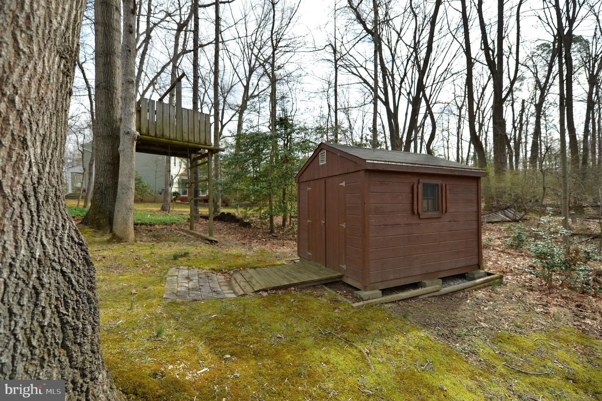 11403 Running Cedar Road Reston, VA 20191 - Photo 49 of 58 Gardeners shed and treehouse.