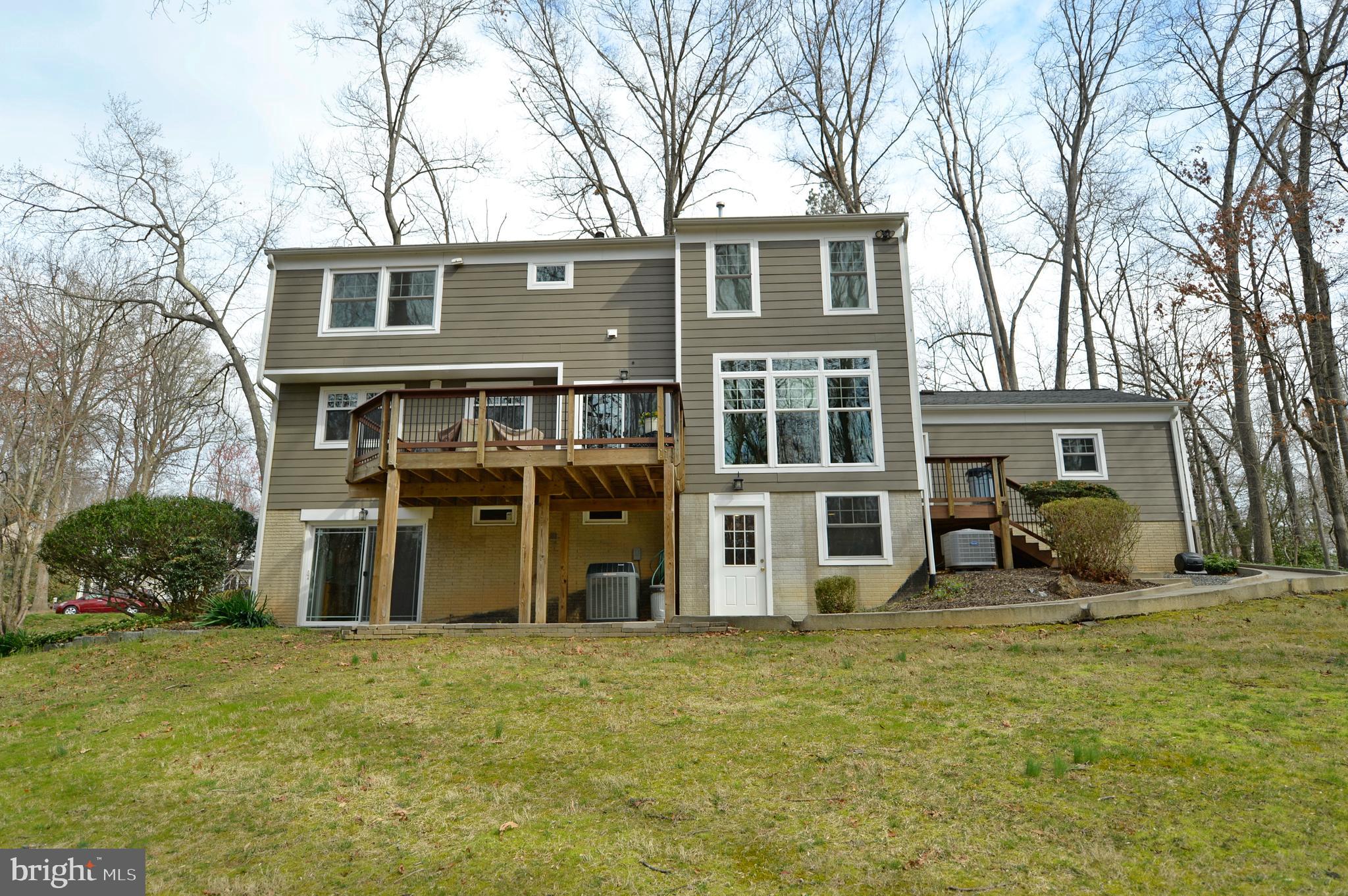 11403 Running Cedar Road Reston, VA 20191 - Photo 53 of 58 Back elevation with decks.