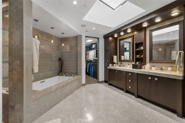 $12,995,000 | 8 Beacon Bay, Newport Beach, CA 92660