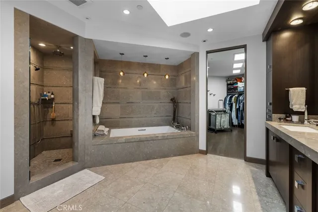 $12,995,000 | 8 Beacon Bay, Newport Beach, CA 92660